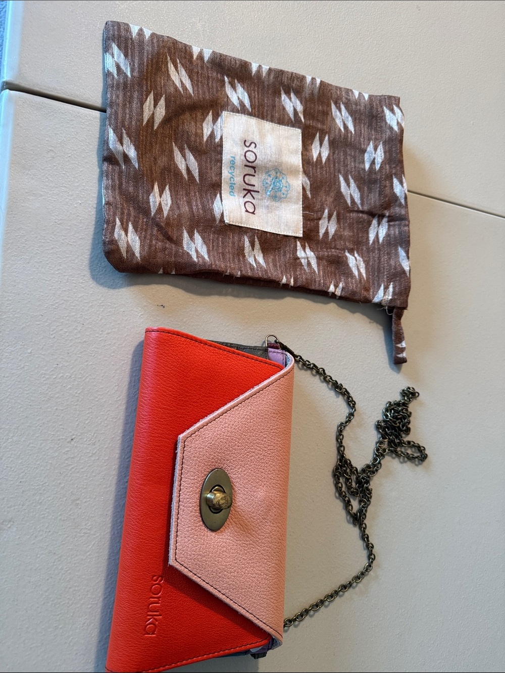Soruka Two-Tone Pink & Red Crossbody Wallet with Chain
